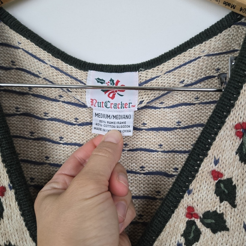 Nutcracker Christmas Sweater Vest Women Green Beige Holiday Size Medium - Picture 4 of 9
